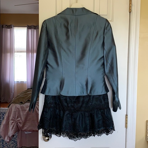 Woman’s 2 piece suit - Picture 3 of 6